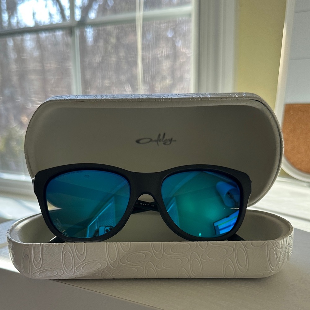 Oakley Black Sunglasses with Blue Lenses